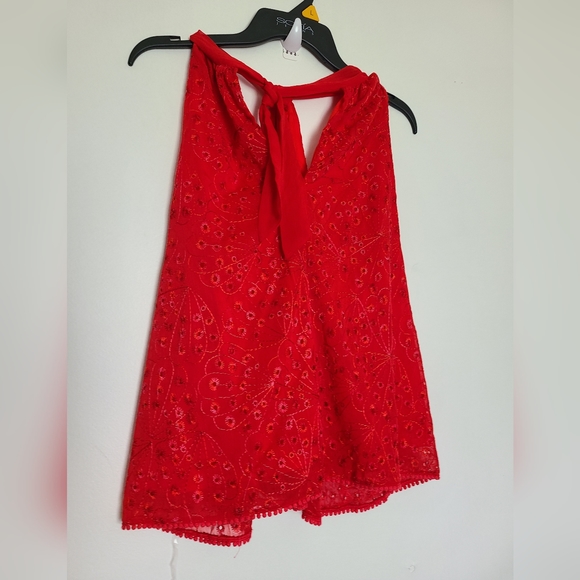 Red top - Picture 2 of 6